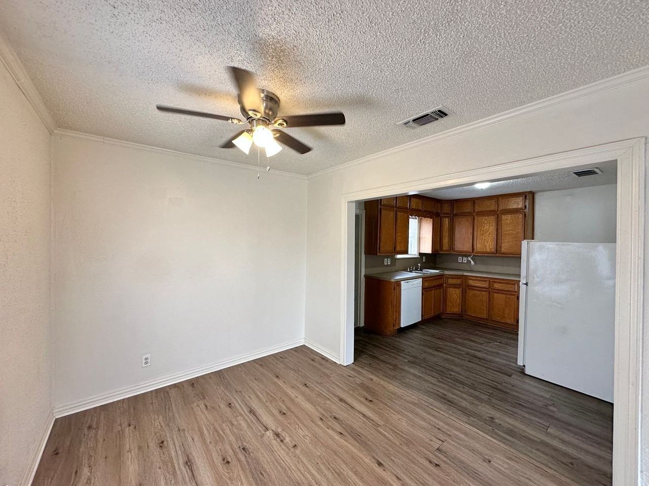 5401 Westcliff Rd - Photo 6 of 25