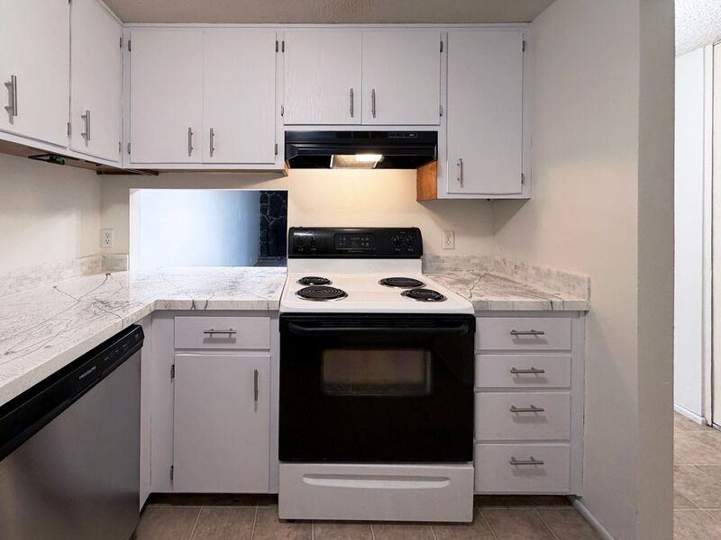 2685 Woodstone Pl - Photo 5 of 14