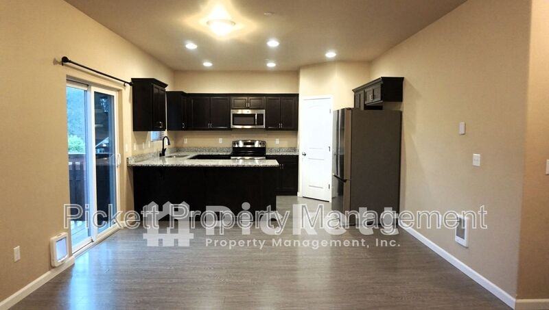 821 Se Kinsley Ln - Photo 3 of 12