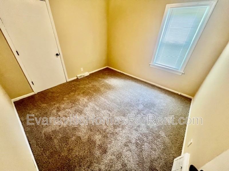 6501 Uebelhack Rd - Photo 5 of 7