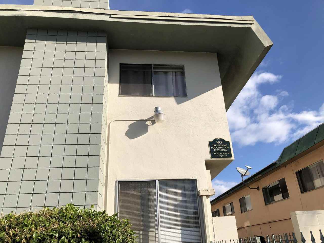 1451 W. 105th St. - Photo 4 of 50