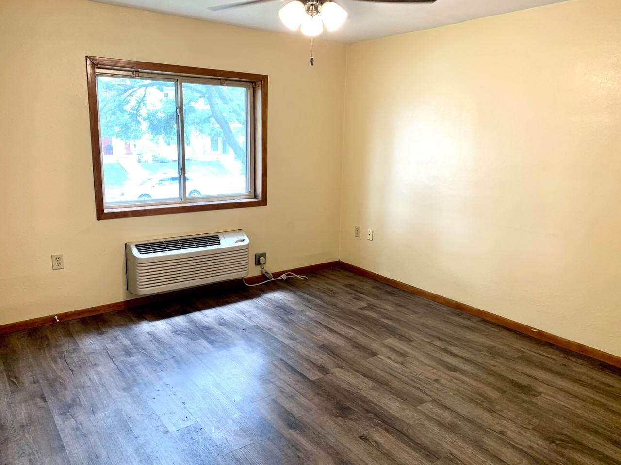 814 3rd Ave - Photo 7 of 16