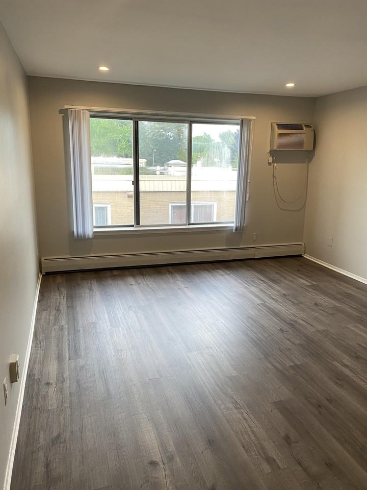 Oakfern Manor - Photo 5 of 13