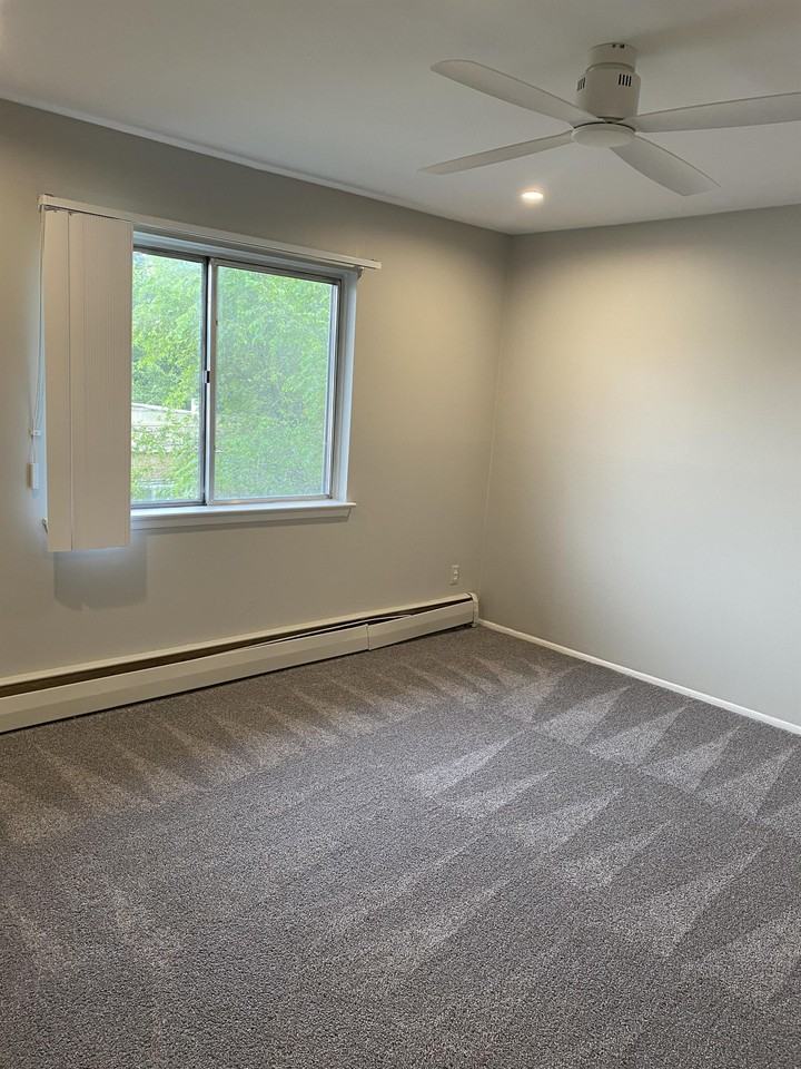 Oakfern Manor - Photo 6 of 13