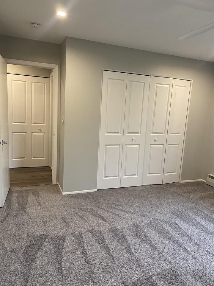 Oakfern Manor - Photo 7 of 13