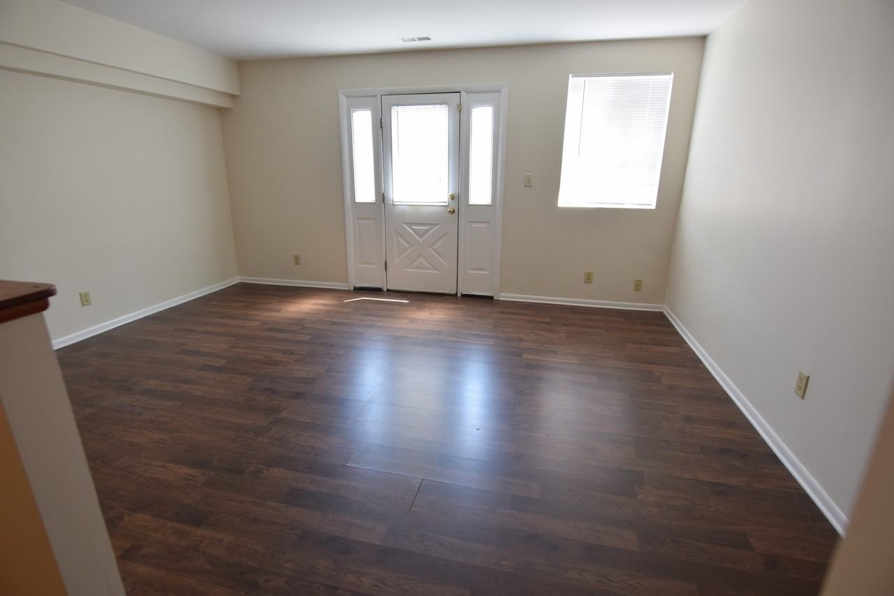 1271 Summit Street - Photo 2 of 10