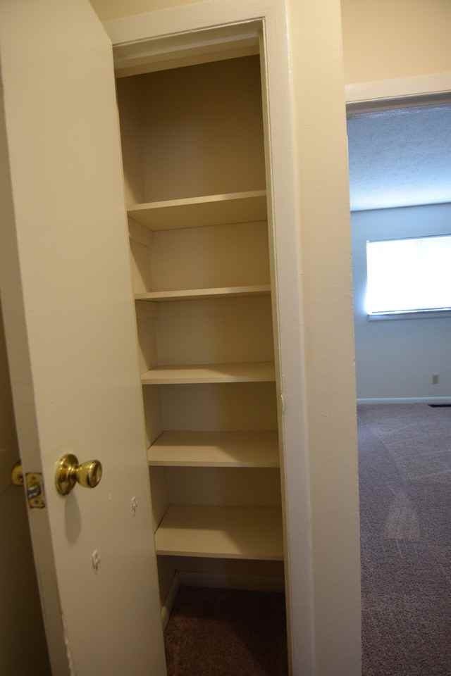 1271 Summit Street - Photo 5 of 10