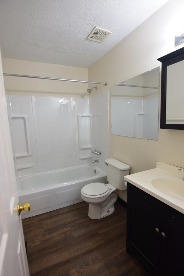 1271 Summit Street - Photo 7 of 10