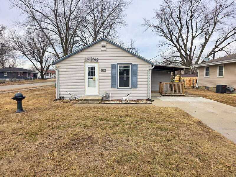 1526 Rapids St - Photo 2 of 22