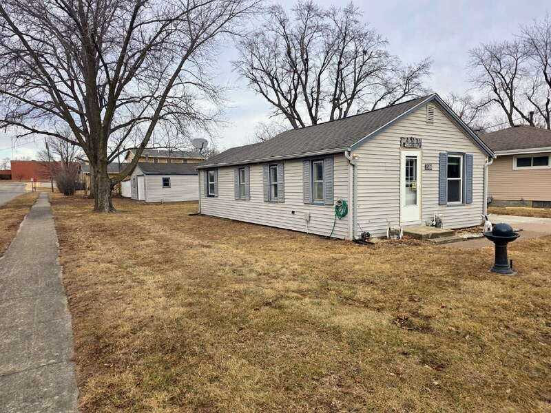 1526 Rapids St - Photo 3 of 22