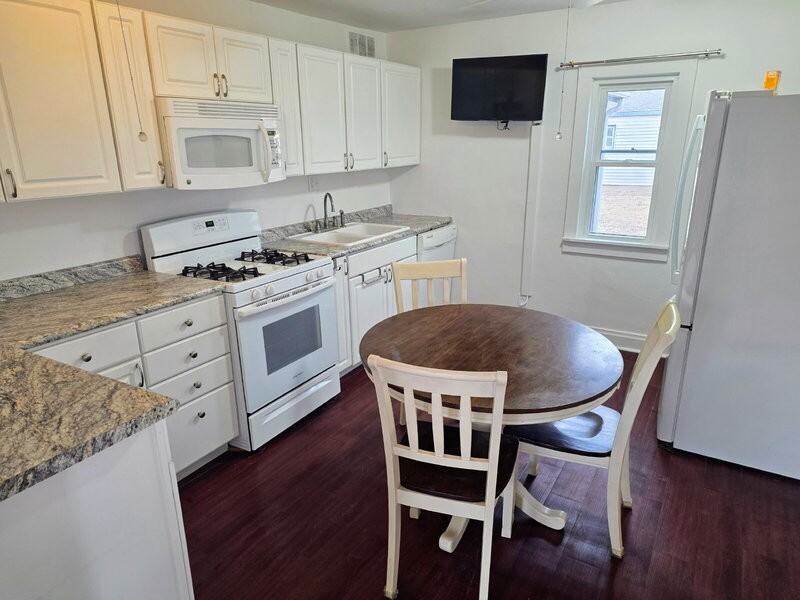 1526 Rapids St - Photo 6 of 22