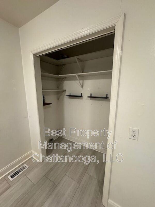 221/223 Vreeland St #223 - Photo 3 of 15