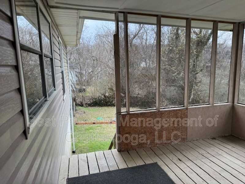 221/223 Vreeland St #223 - Photo 6 of 15