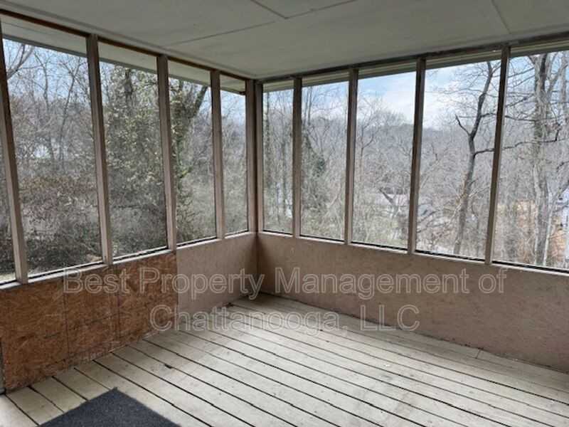 221/223 Vreeland St #223 - Photo 7 of 15