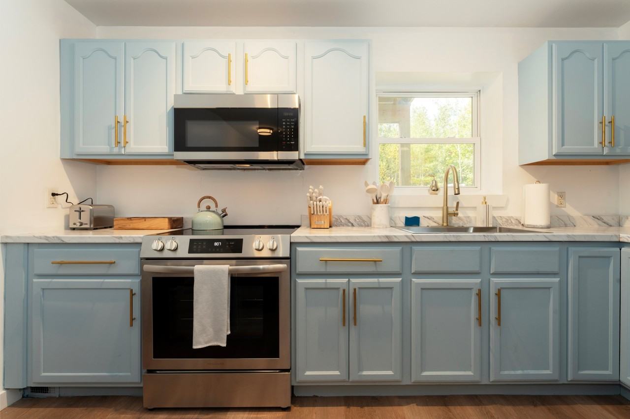 1117 Bar Harbor Road - Photo 3 of 50