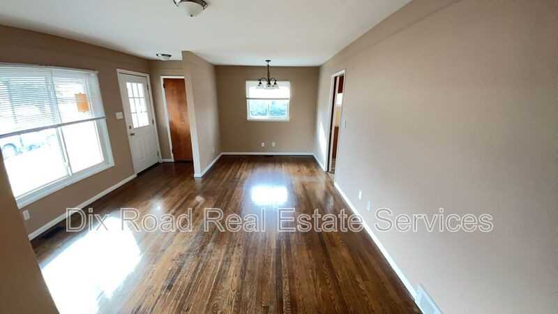 5441 Bayside Dr - Photo 5 of 21