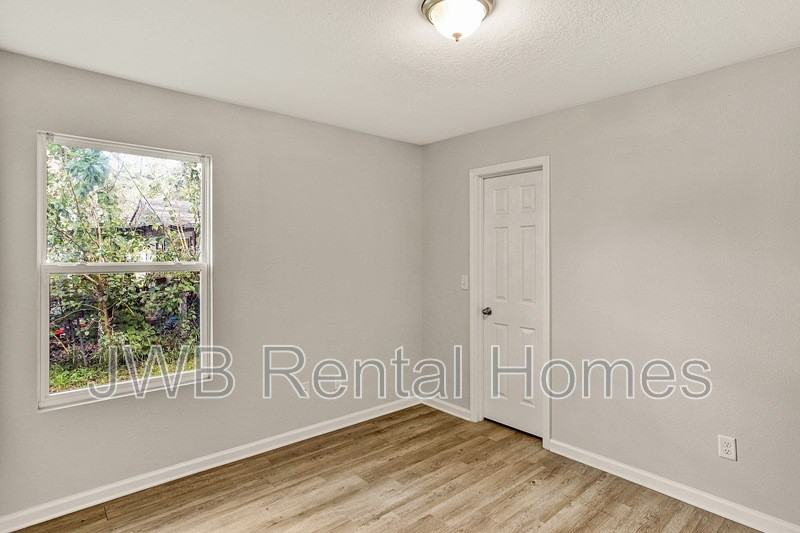 2234 Orchard St - Photo 7 of 19