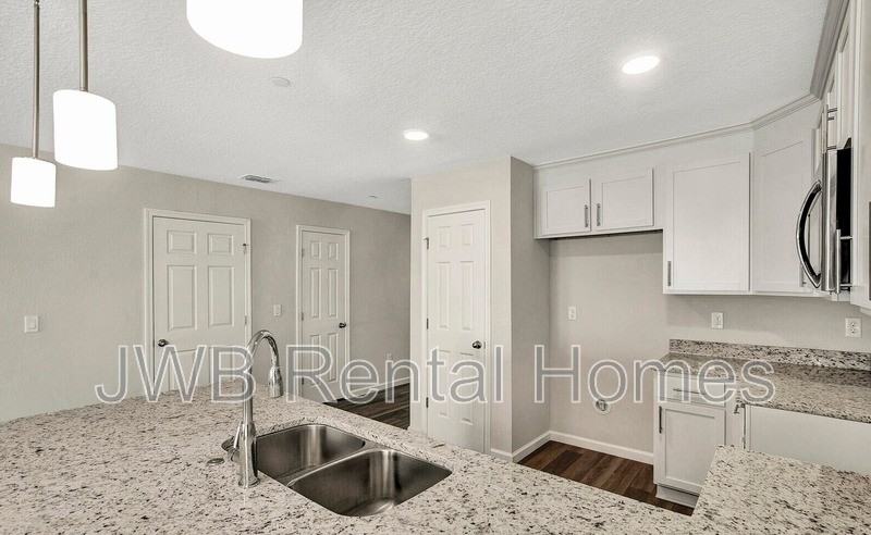 436 10th St S - Photo 3 of 26