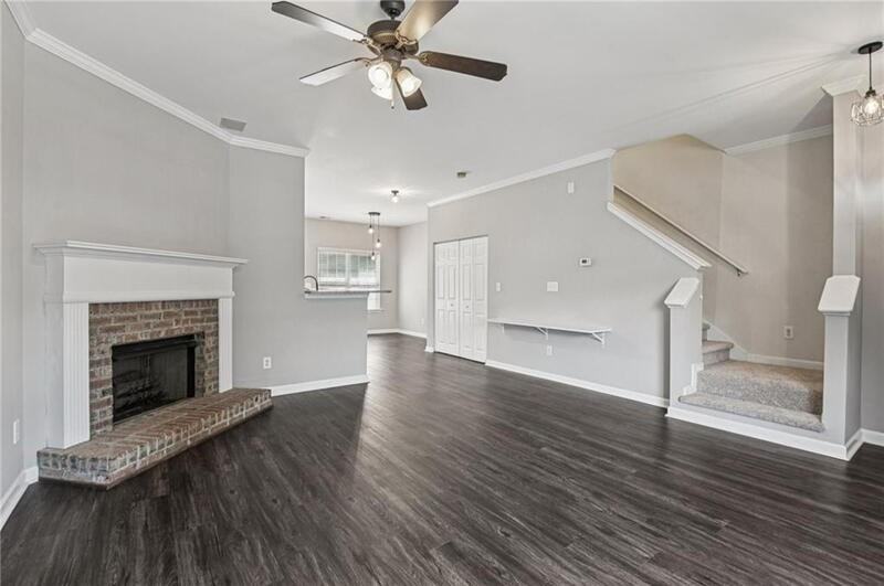 4704 Liberty Square Dr - Photo 2 of 34