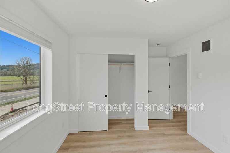 818 S 19th St - Photo 4 of 41