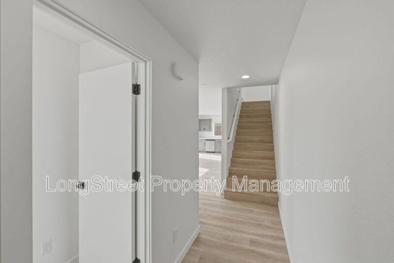 818 S 19th St - Photo 5 of 41