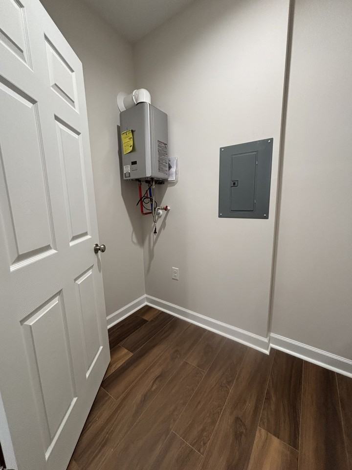 16576 Jamilynn Drive - Photo 3 of 9