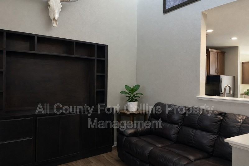 1659 Chelms Ford Ct - Photo 3 of 7