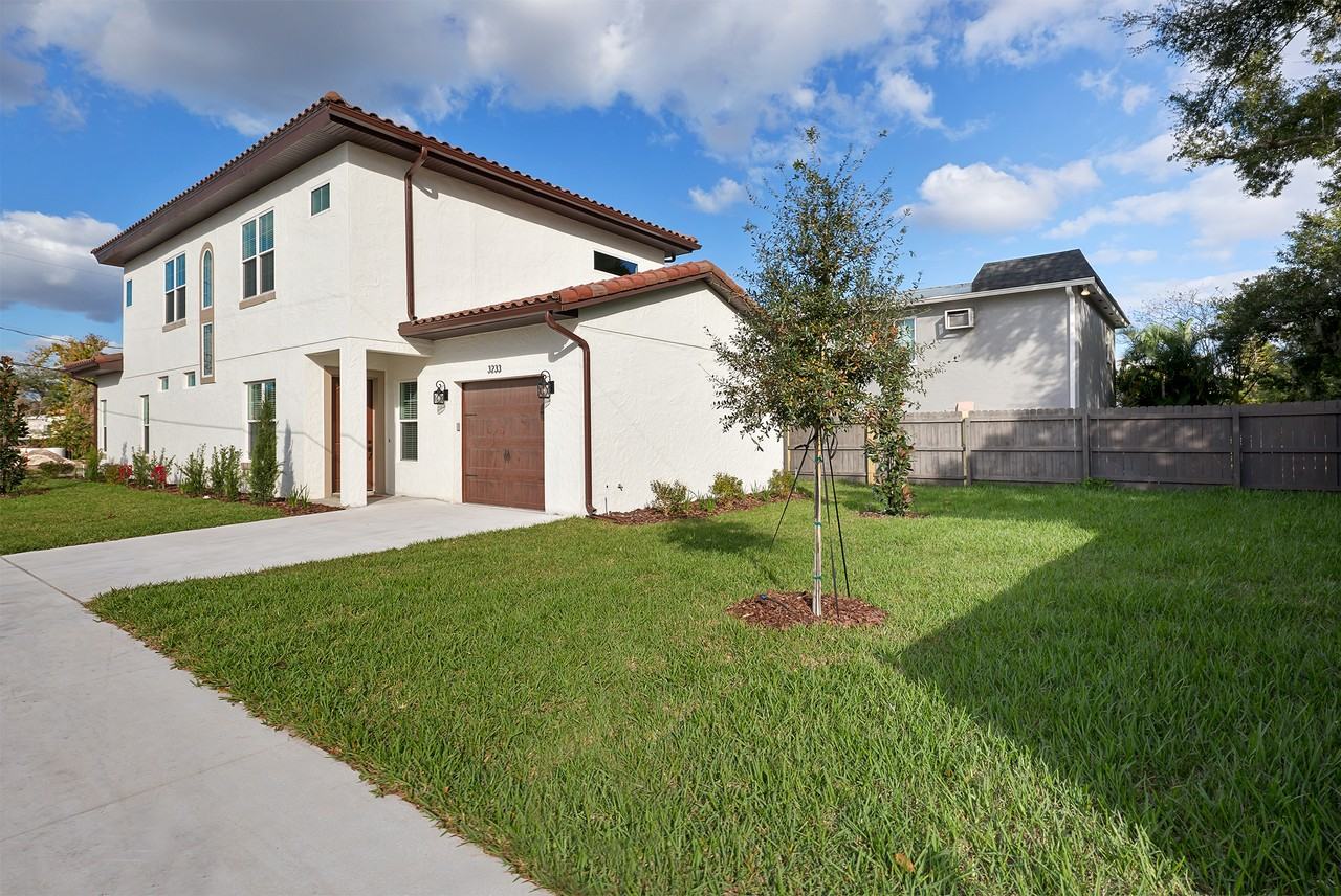 The Oaks - Photo 2 of 12