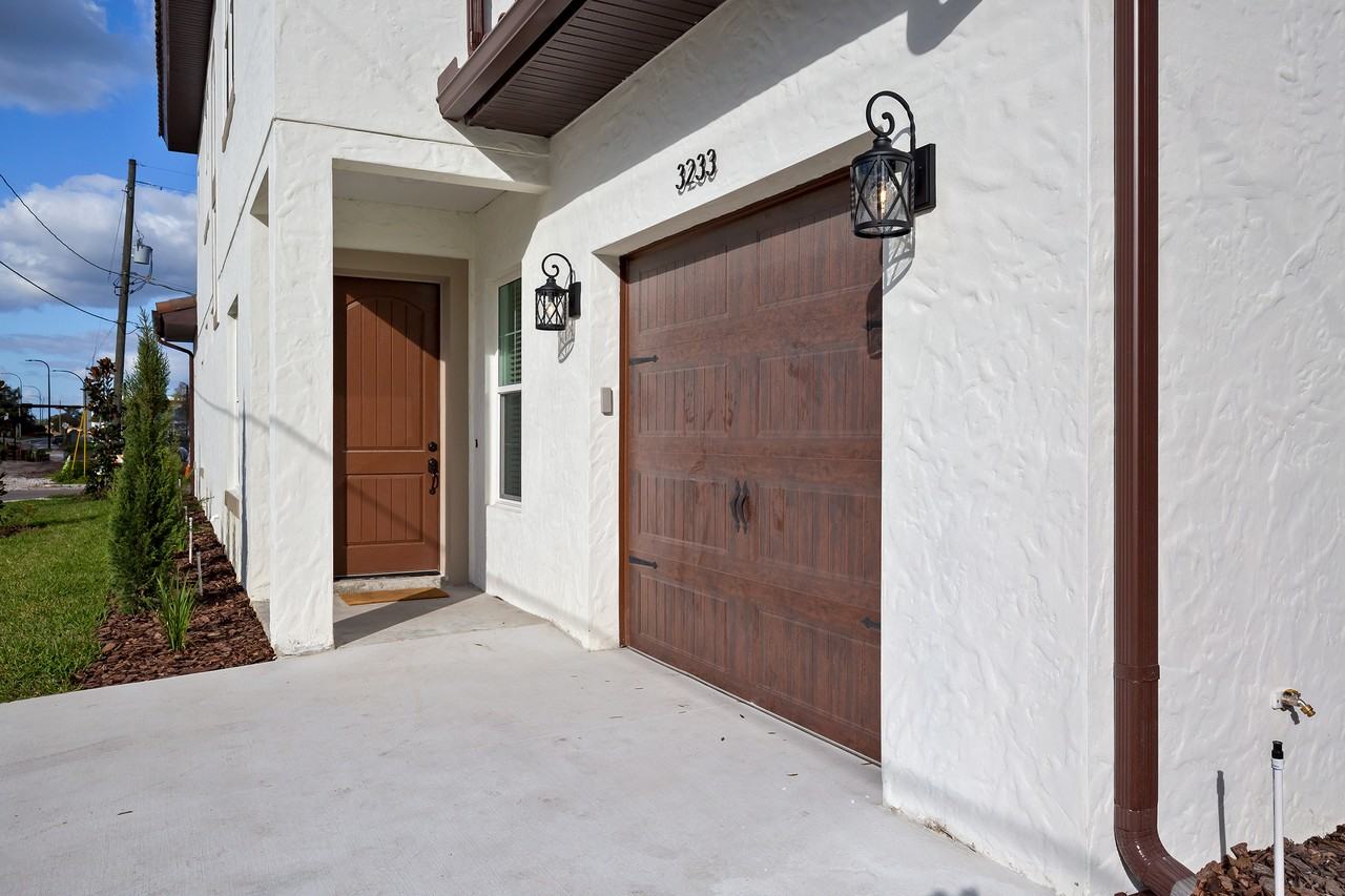 The Oaks - Photo 3 of 12