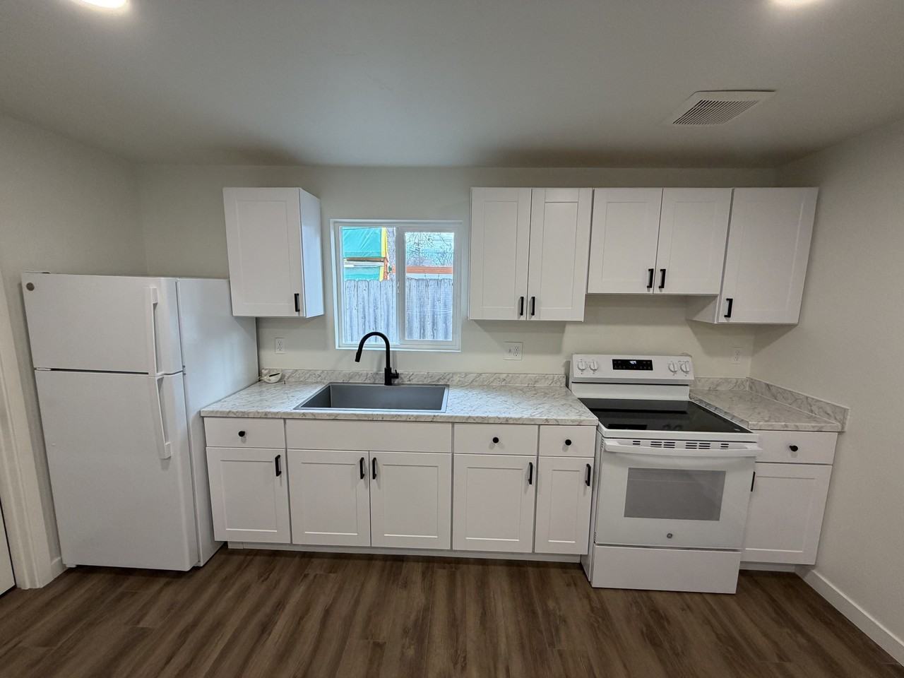 Mound Avenue - Photo 6 of 10