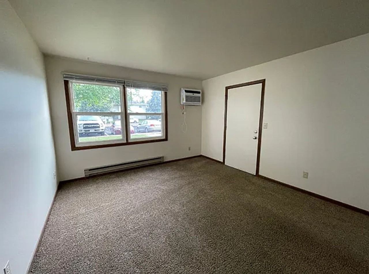 1032 Imperial Circle - Photo 3 of 25