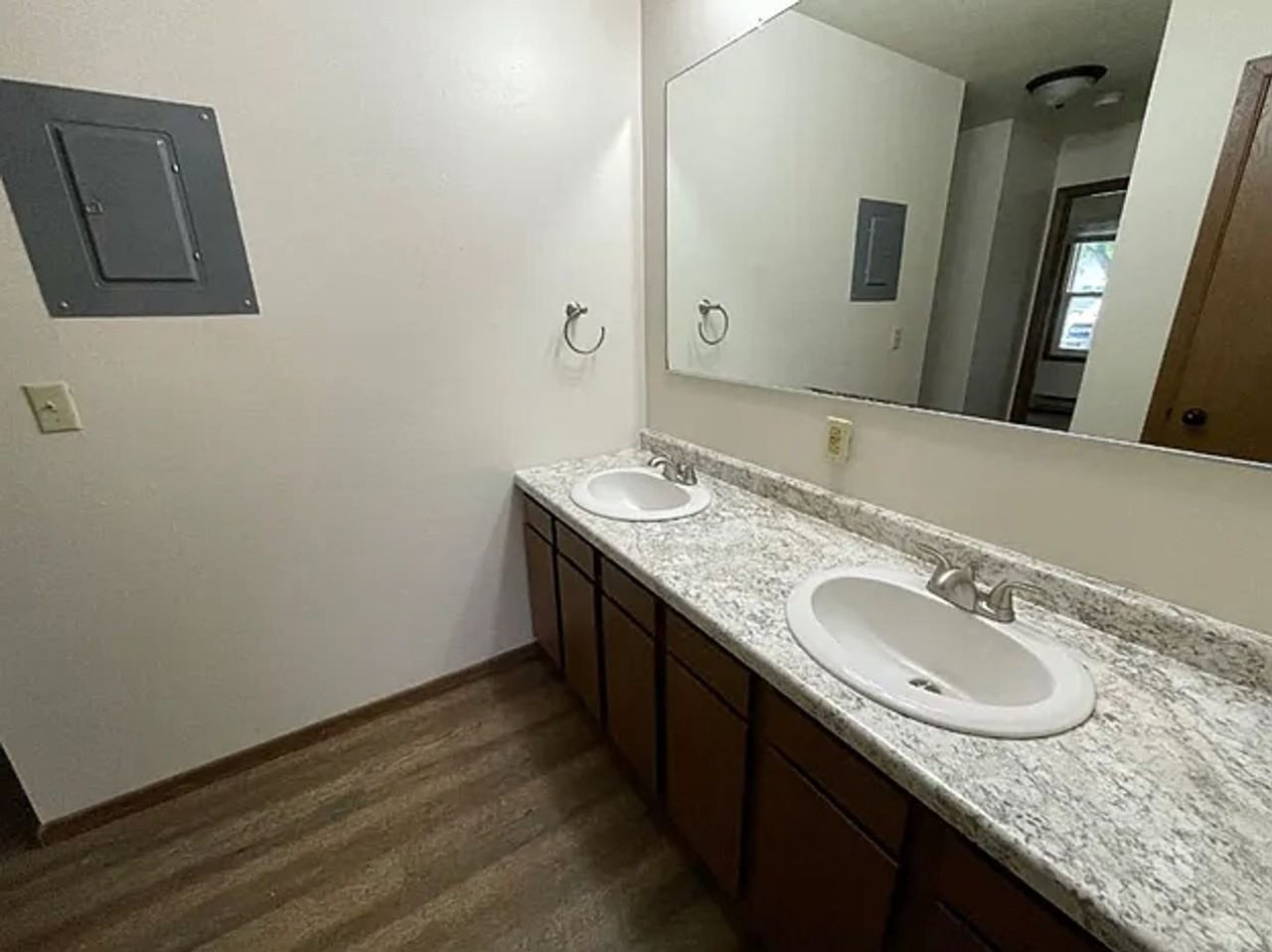 1032 Imperial Circle - Photo 4 of 25