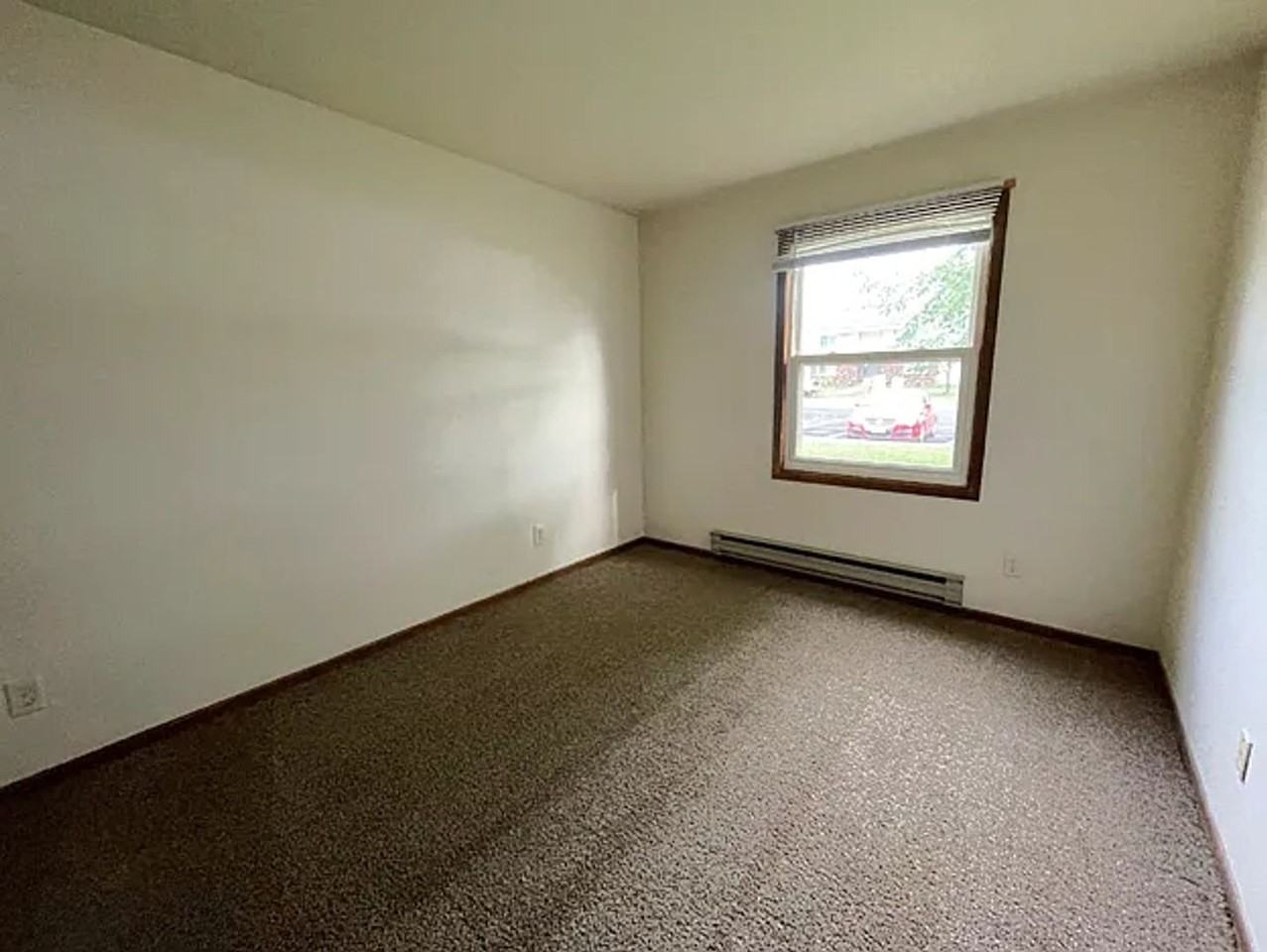 1032 Imperial Circle - Photo 6 of 25