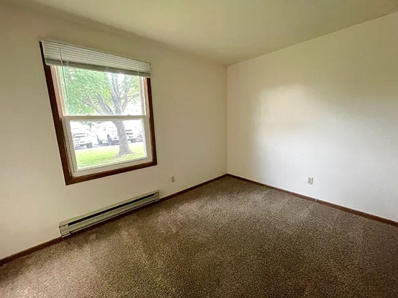 1032 Imperial Circle - Photo 7 of 25