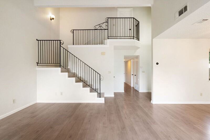 9417 Aizenberg Cir - Photo 2 of 22