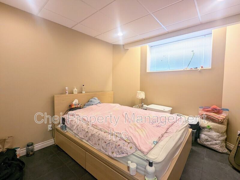 7542 80 Ave Nw #BS - Photo 3 of 6