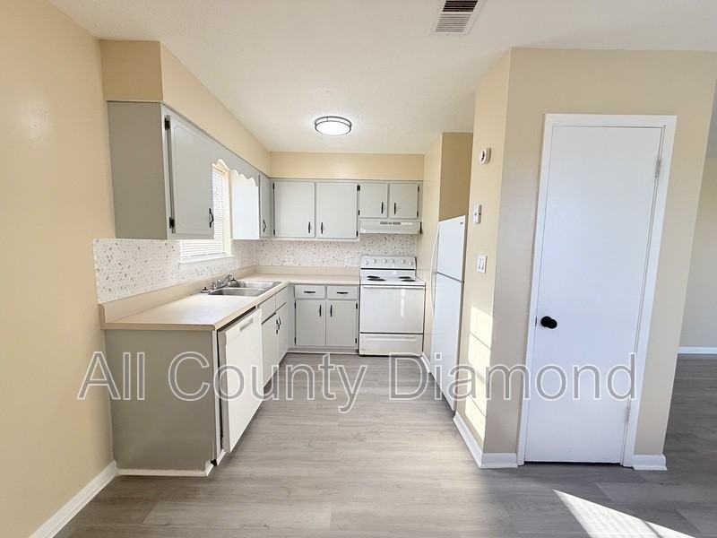 506 N 11th St #A1 - Photo 7 of 18