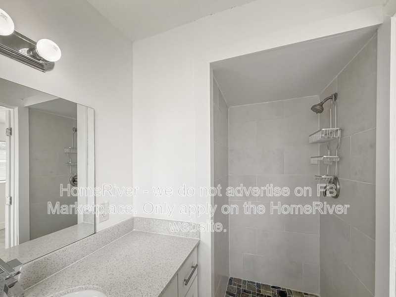 217 Carver St W - Photo 7 of 17