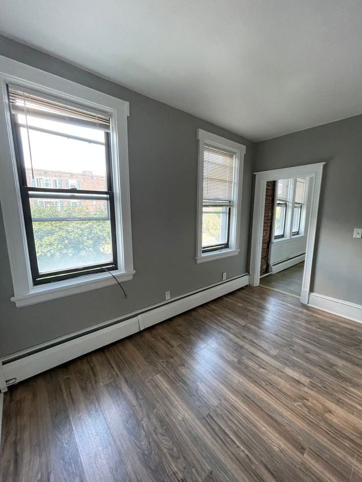 301 S Winebiddle St - Photo 5 of 19