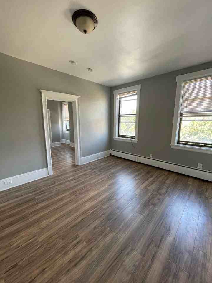 301 S Winebiddle St - Photo 7 of 19