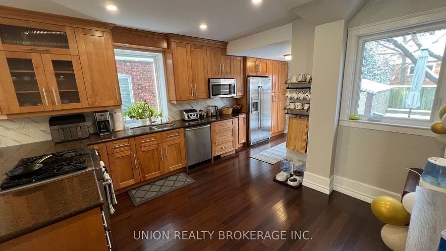 96 Hollywood Crescent - Photo 5 of 12