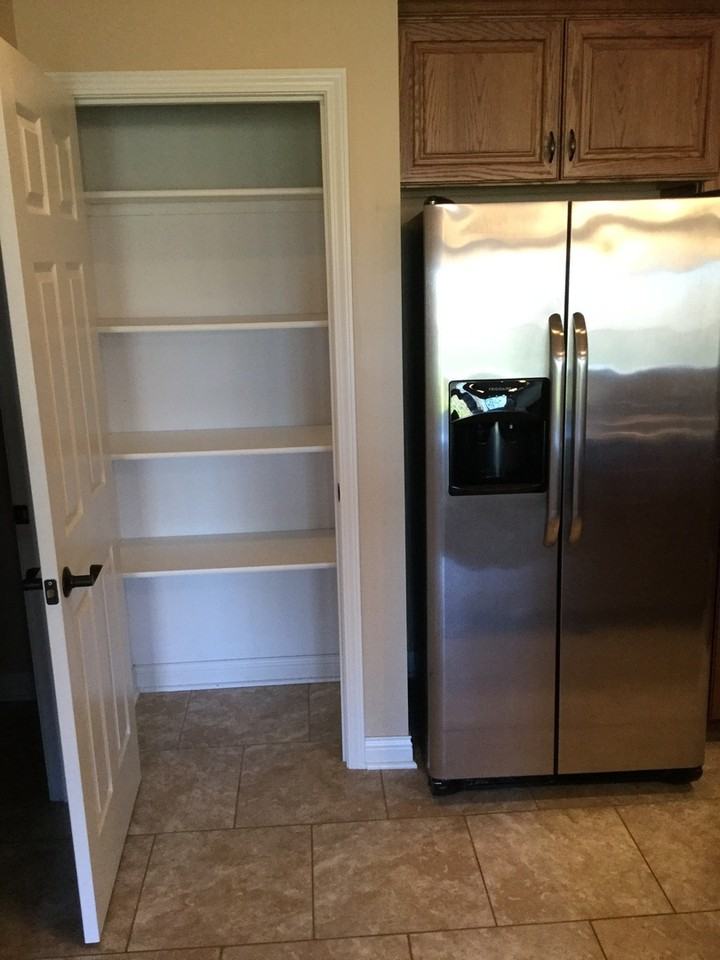 810 Wildwood Drive - Photo 4 of 11