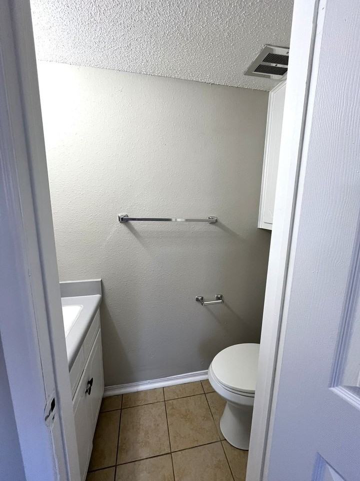 3772 N Nicklas Ave - Photo 5 of 13