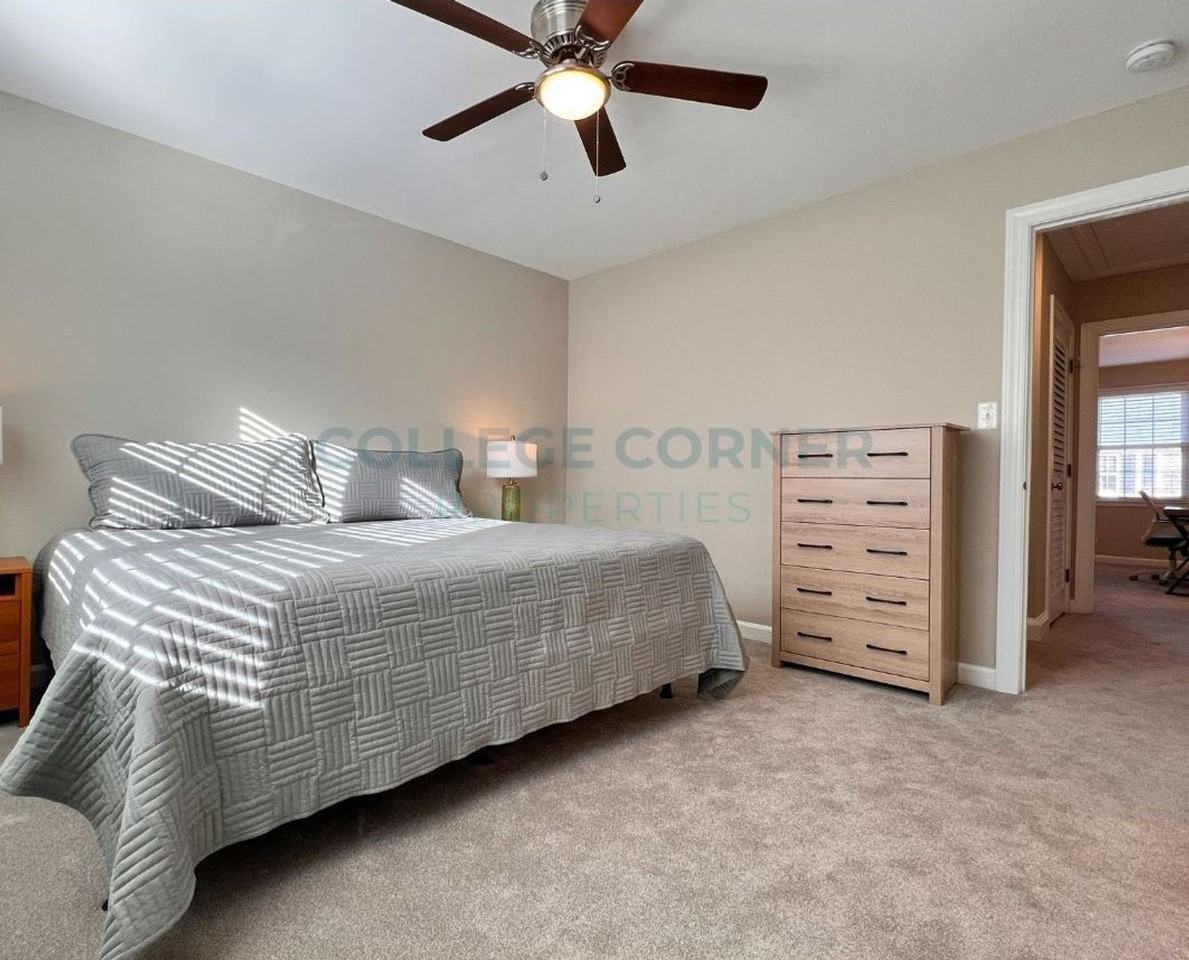 330 Hanover Arms Ct - Photo 7 of 25