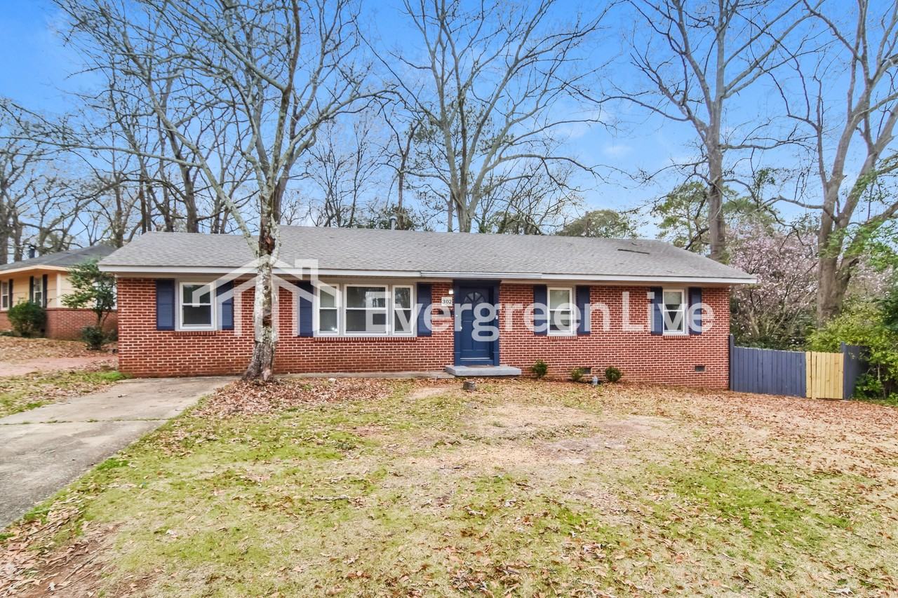 302 Sumerset Ln - Photo 3 of 15