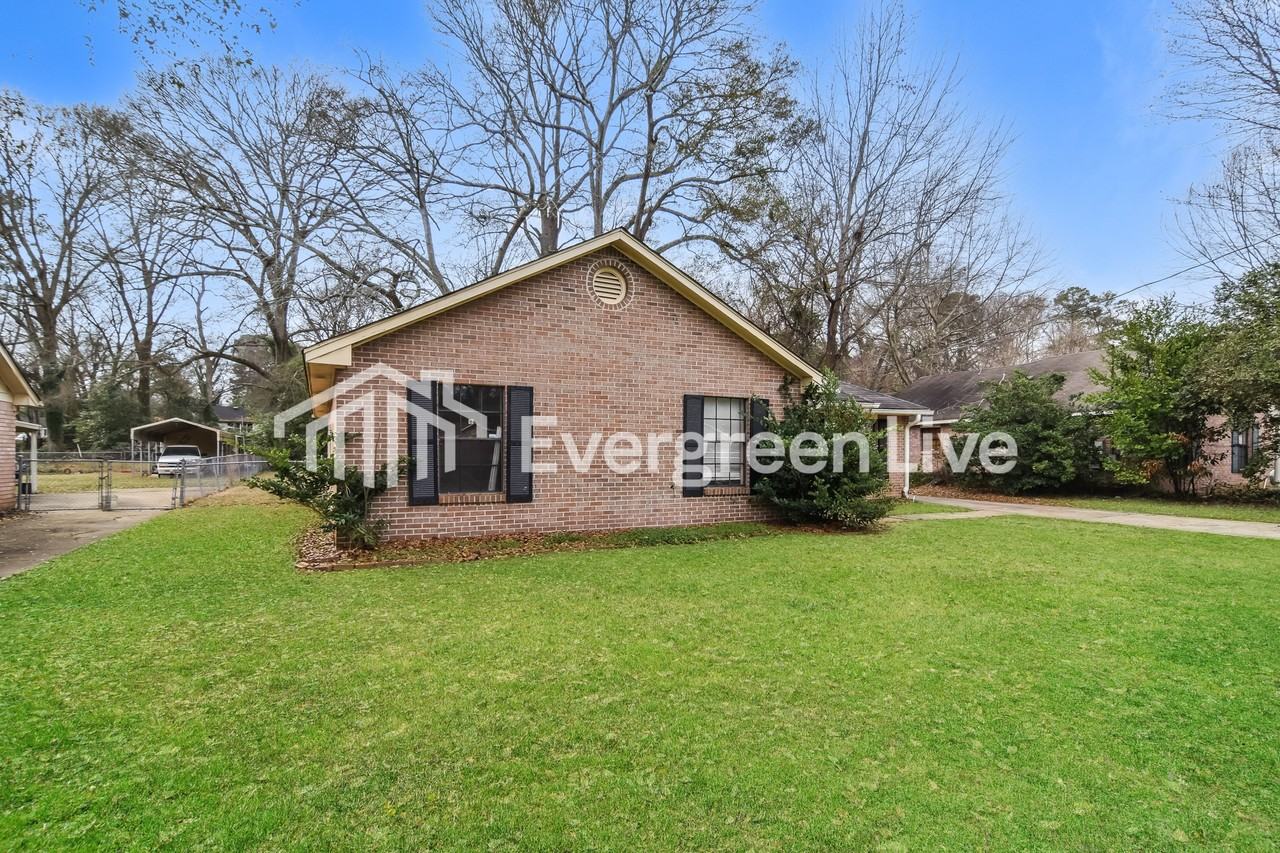 460 Forest Park Dr - Photo 3 of 15