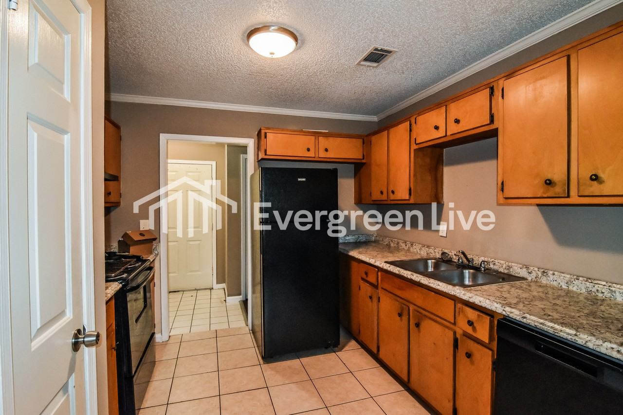 460 Forest Park Dr - Photo 5 of 15