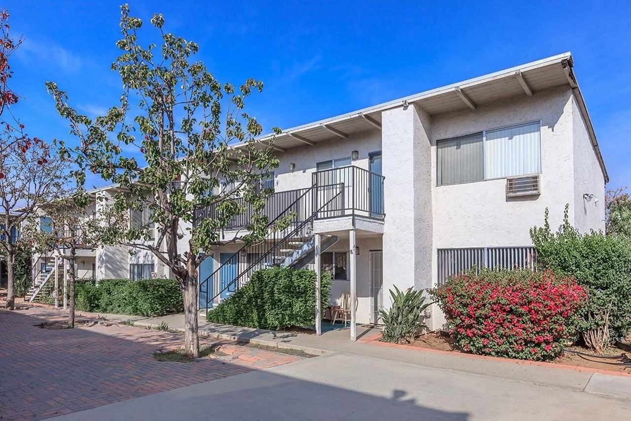 Pinewood Villas - Photo 4 of 9