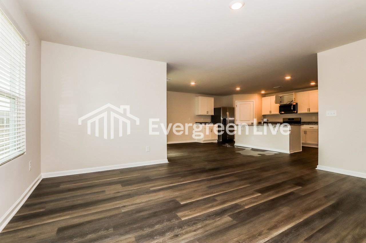 1161 Ridgeford Dr - Photo 4 of 15