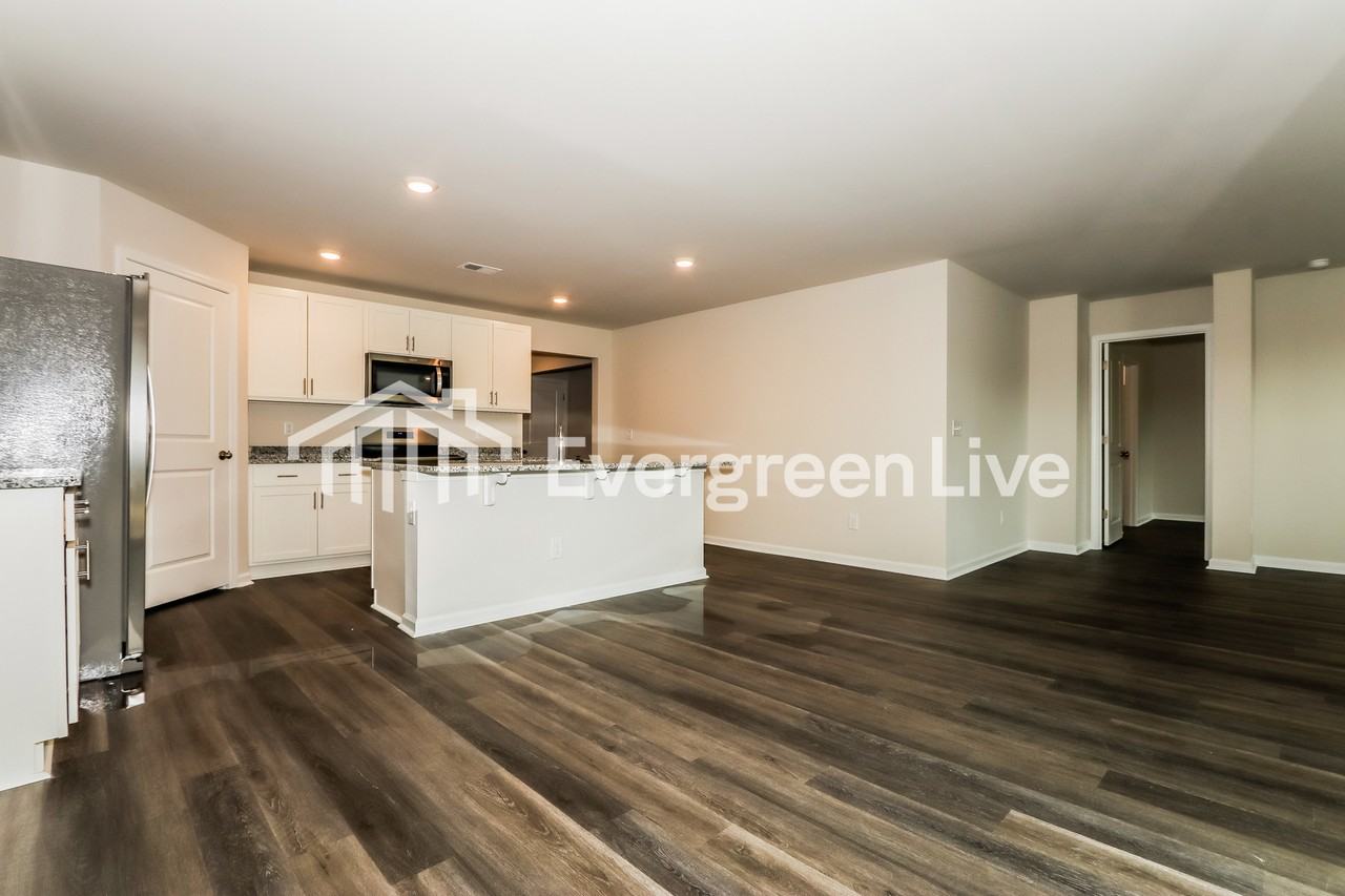 1161 Ridgeford Dr - Photo 5 of 15